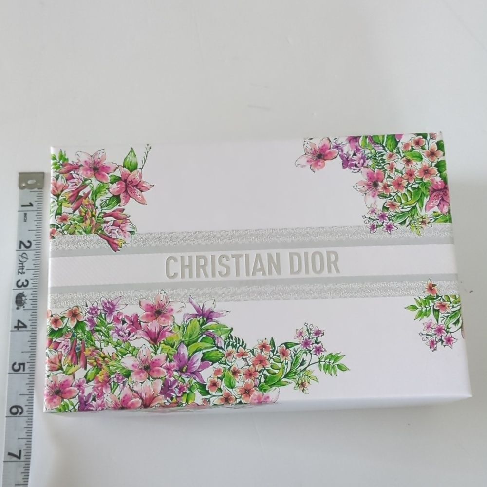 Dior Keepsake Gift Box Floral with Tissue Paper Envelope NEW - Picture 7 of 9